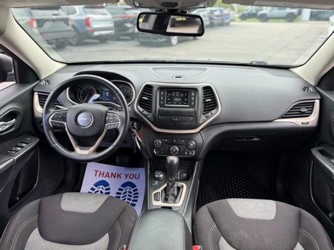 Used 2016 Jeep Cherokee Sport w/ Cold Weather Group image 3