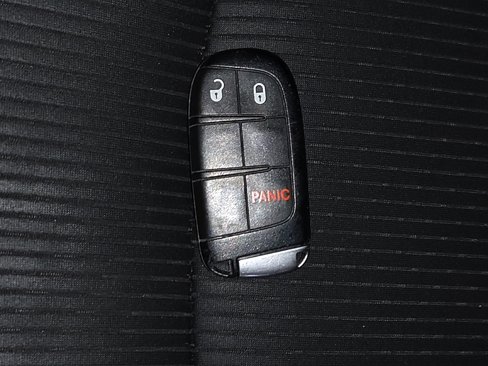 Used 2018 Dodge Journey SXT w/ Connectivity Group image 32