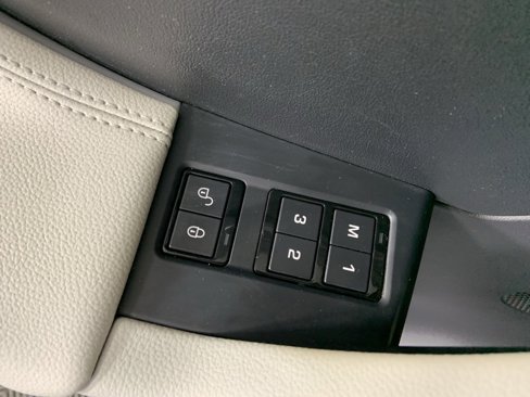 Used 2017 Jaguar F-PACE R-Sport image 24