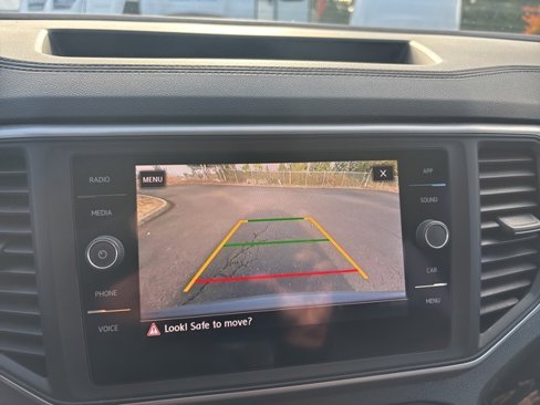 Used 2020 Volkswagen Atlas Cross Sport SE image 18