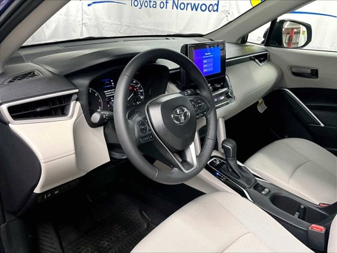 New 2025 Toyota Corolla Cross LE image 9