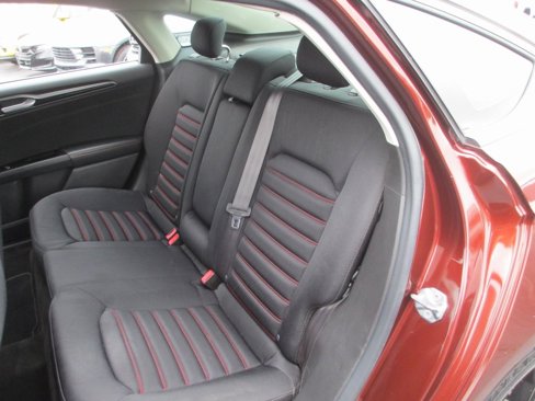 Used 2016 Ford Fusion SE image 15