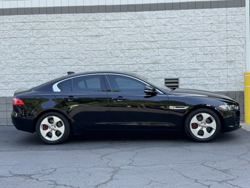 Used 2018 Jaguar XE image 16