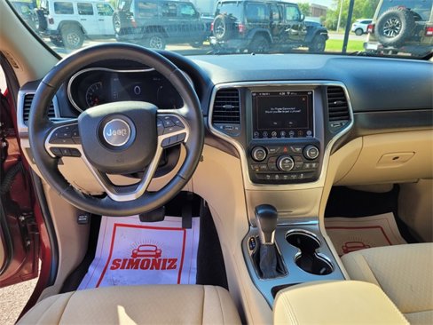 Used 2018 Jeep Grand Cherokee Laredo image 25