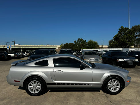 Used 2005 Ford Mustang Coupe image 6