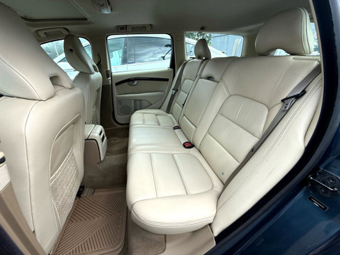 Used 2008 Volvo XC70 3.2 image 35
