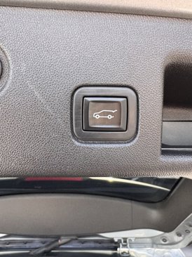 Used 2023 Chevrolet Equinox RS image 16