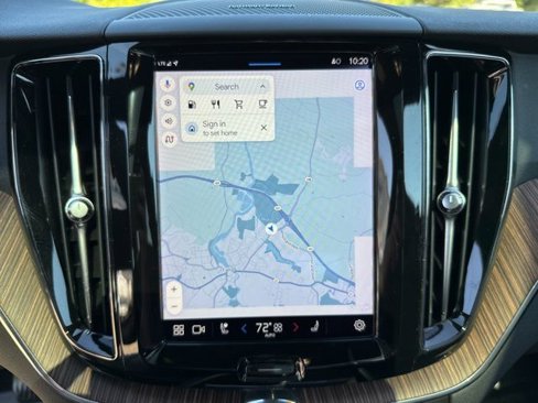Certified 2023 Volvo XC60 B5 Plus w/ Climate Package image 15