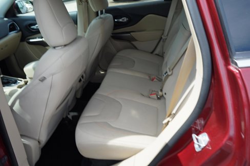 Used 2019 Jeep Cherokee Latitude w/ Popular Appearance Group image 20
