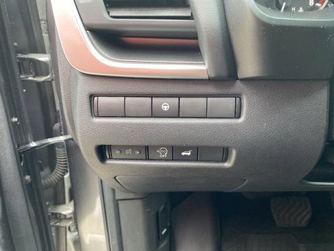 Used 2024 Nissan Rogue SV image 13