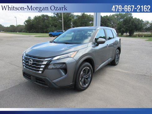 Used 2024 Nissan Rogue SV image 2