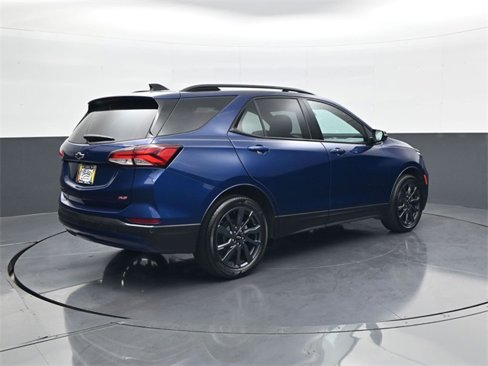 Used 2022 Chevrolet Equinox RS w/ Infotainment Package image 5