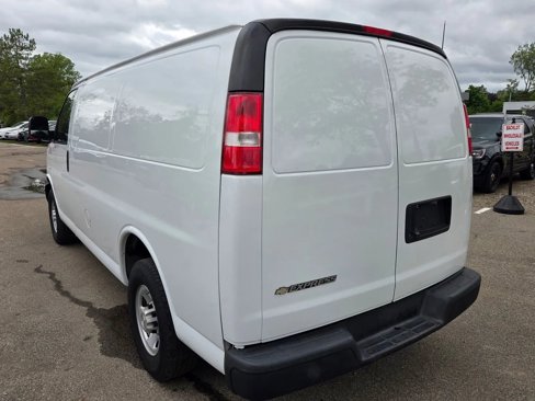 Used 2019 Chevrolet Express 2500 w/ Driver Convenience Package image 5