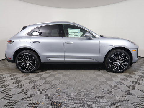 New 2025 Porsche Macan image 8