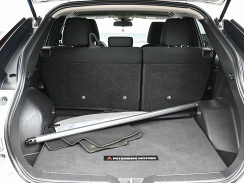 Used 2022 Mitsubishi Eclipse Cross LE image 13