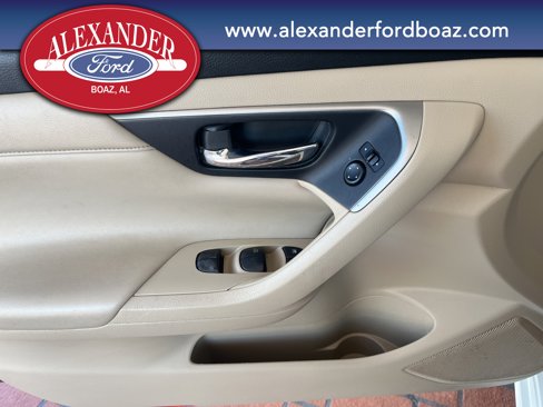 Used 2015 Nissan Altima 2.5 SV image 9
