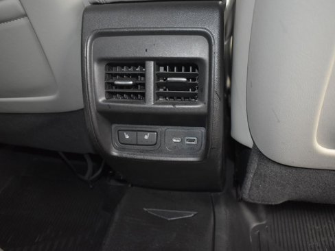 Used 2021 Cadillac XT4 Premium Luxury image 18