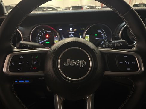 Used 2022 Jeep Wrangler Unlimited Sahara image 13