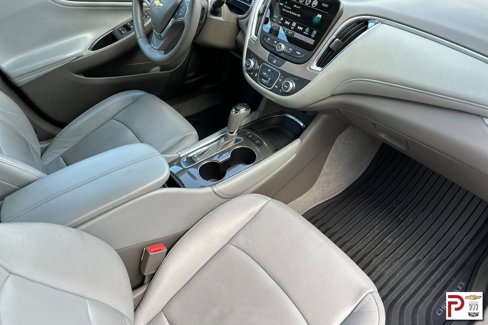 Used 2017 Chevrolet Malibu LT w/ Leather Package image 17