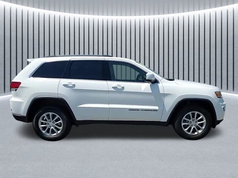 Used 2021 Jeep Grand Cherokee Laredo w/ Security & Convenience Group image 3