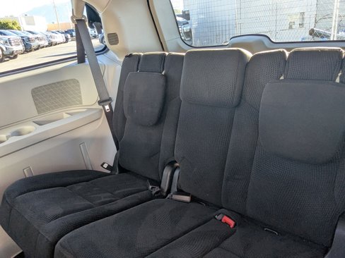Used 2017 Dodge Grand Caravan SE image 28