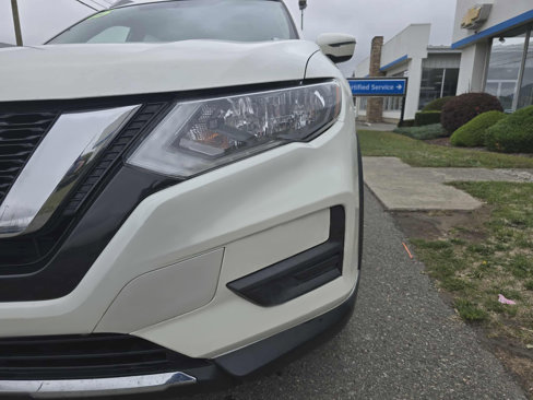 Used 2017 Nissan Rogue SV image 9