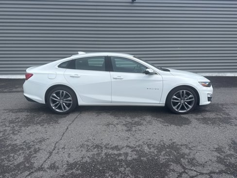 Used 2023 Chevrolet Malibu LT image 2