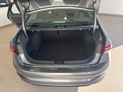 Used 2023 Volkswagen Jetta SE w/ Panoramic Sunroof Package image 18