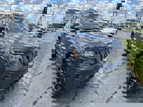 Used 2018 Jeep Grand Cherokee Altitude image 1