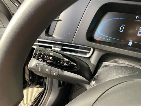 New 2025 Hyundai Elantra SE image 11