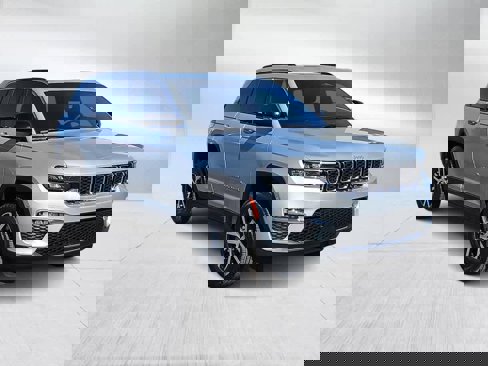 New 2025 Jeep Grand Cherokee Limited image 2