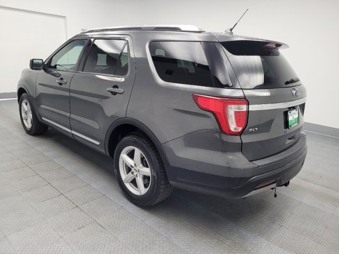 Used 2019 Ford Explorer XLT w/ Equipment Group 201A image 5