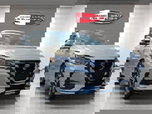 Used 2023 Nissan Sentra SV image 3