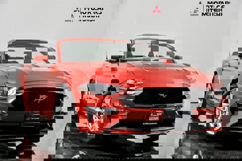 Used 2019 Ford Mustang Convertible image 1