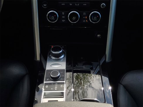 Used 2019 Land Rover Discovery HSE image 30