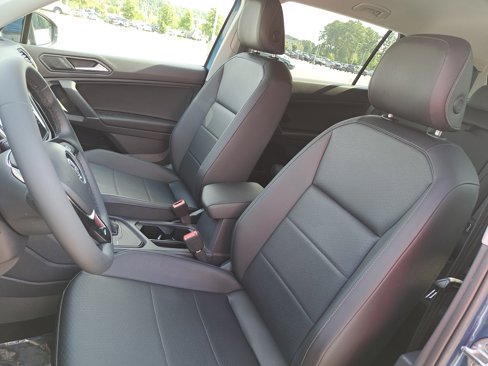 Certified 2020 Volkswagen Tiguan SE image 14