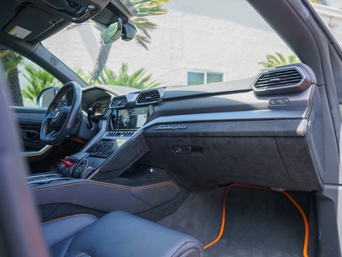 Used 2023 Lamborghini Urus Performante image 24