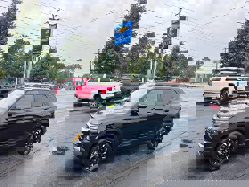 Used 2022 Chevrolet TrailBlazer LT w/ Convenience Package image 3