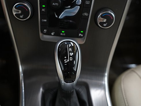 Used 2015 Volvo XC60 T6 Platinum image 23