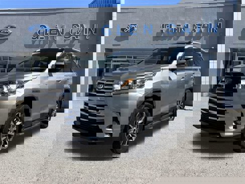 Used 2019 Toyota Highlander XLE image 1