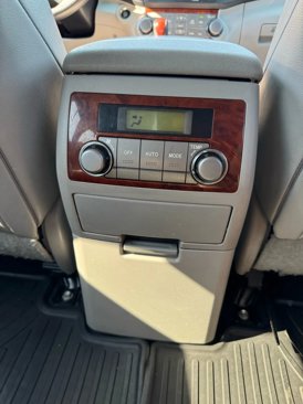 Used 2011 Toyota Highlander Limited w/ Tow Pkg image 29