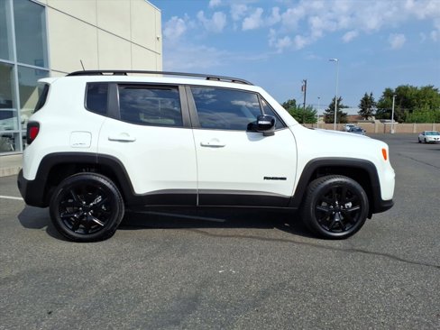 Used 2023 Jeep Renegade Altitude image 8