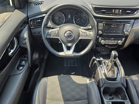 Used 2022 Nissan Rogue Sport SV w/ Technology Package image 13