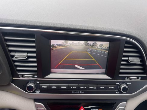 Used 2017 Hyundai Elantra SE image 29