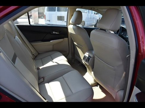 Used 2014 Toyota Camry L image 6