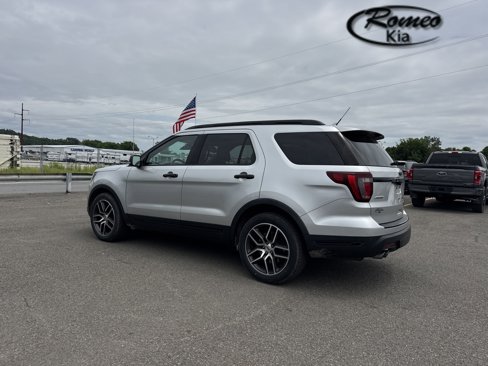 Used 2018 Ford Explorer Sport w/ Equipment Group 401A image 7