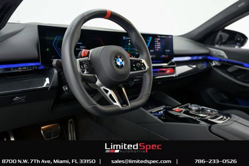 Used 2025 BMW M5 image 29