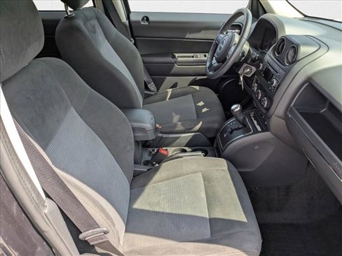 Used 2016 Jeep Patriot Latitude image 22