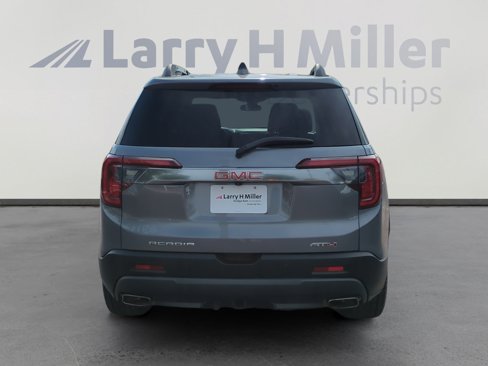 Used 2022 GMC Acadia AT4 w/ Preferred Package image 4