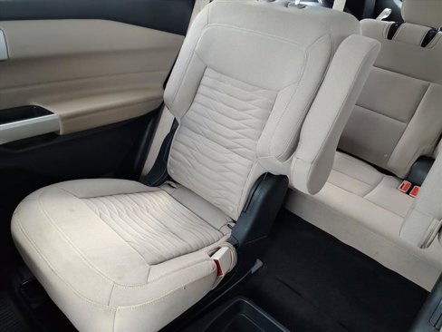Used 2021 Ford Explorer XLT image 22